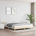 Das Bettgestell nimmt mit 207 x 186 x 50 cm Gestalt an