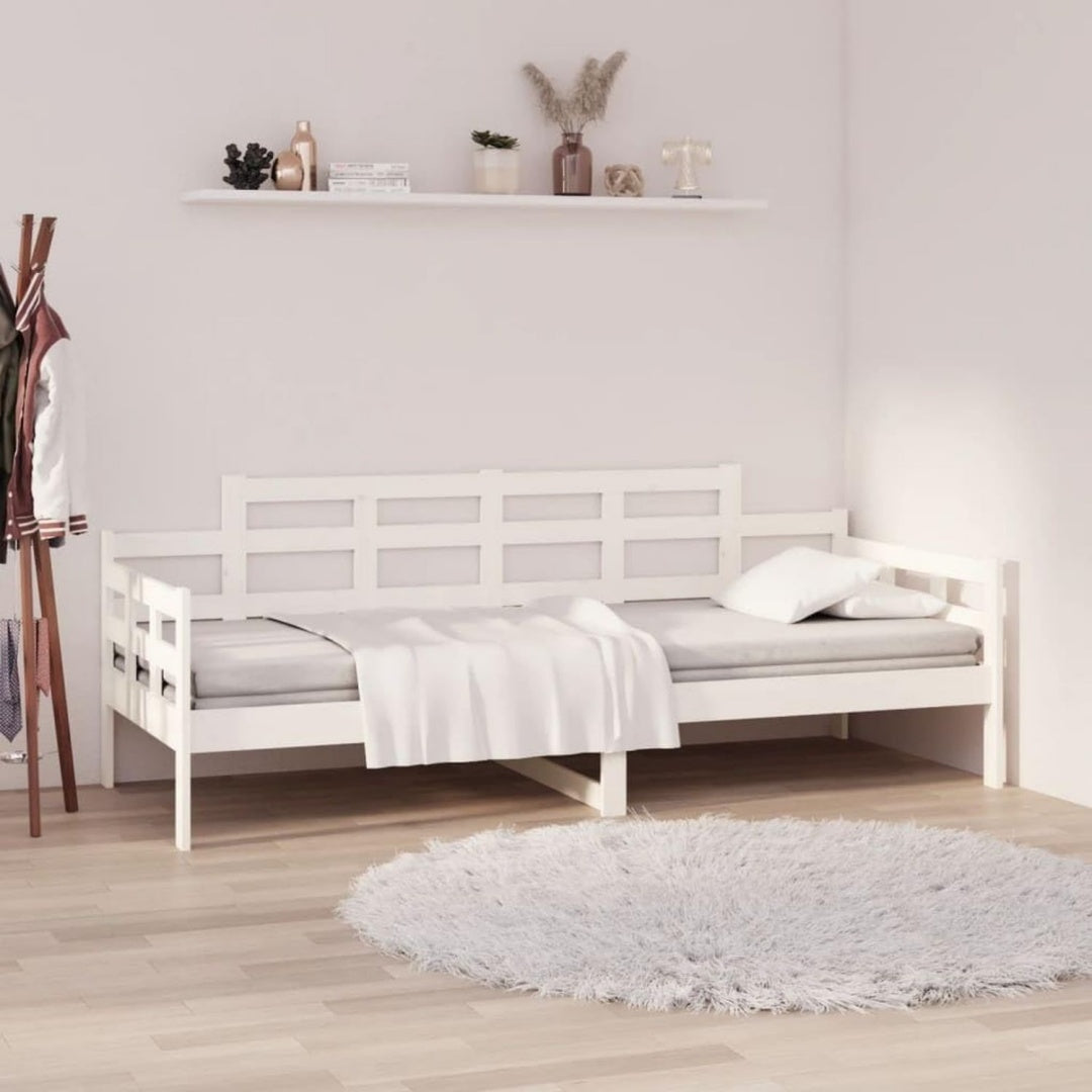 Bettgestell aus Massivholz und Kiefernholz in Weiss mit den Massen 90 x 200 cm