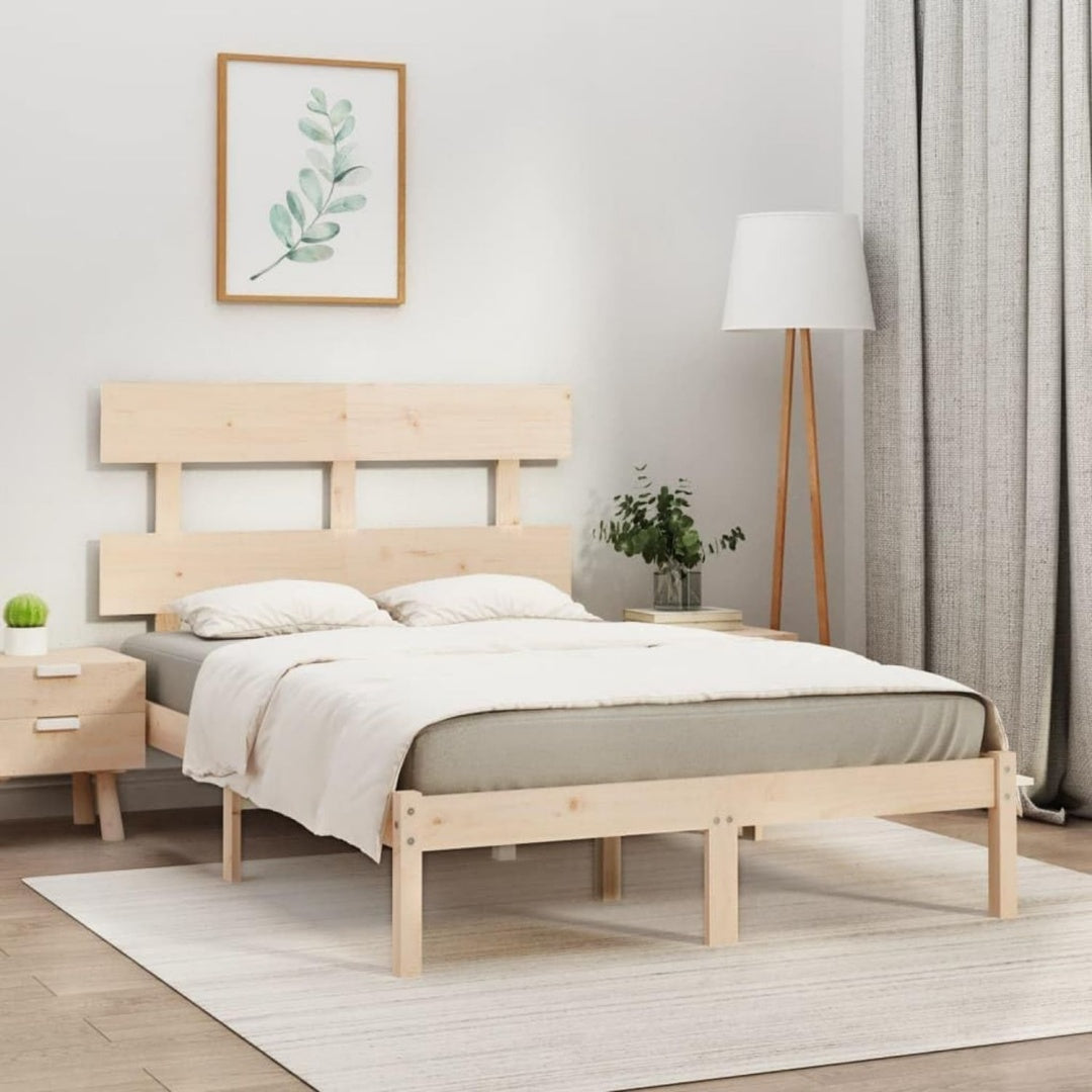 Bettgestell mit den Massen 120 x 200 cm in Naturbraun aus Massivholz
