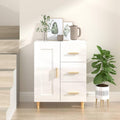 Glaenzende Oberflaechen an dem Sideboard mit den Massen 69.5 x 34 x 90 cm