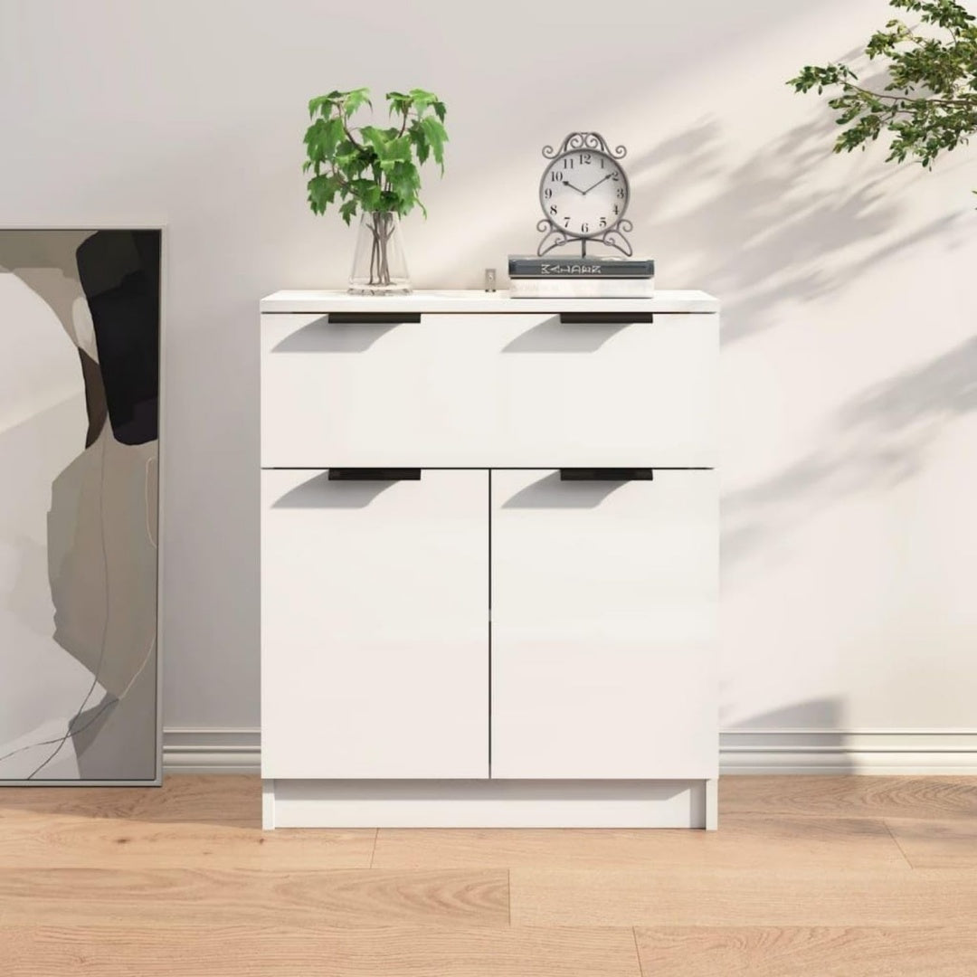 Glaenzende Oberflaechen an dem Sideboard mit den Massen 60 x 30 x 70 cm