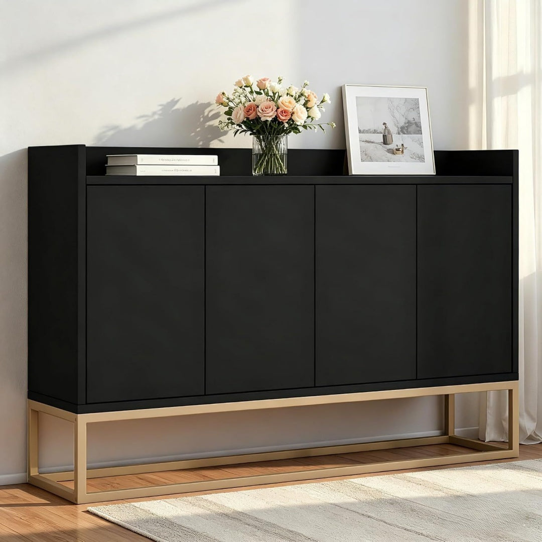 Sideboard mit verstellbaren Ablagen, 4 Tueren und geschlossenem Stauraum