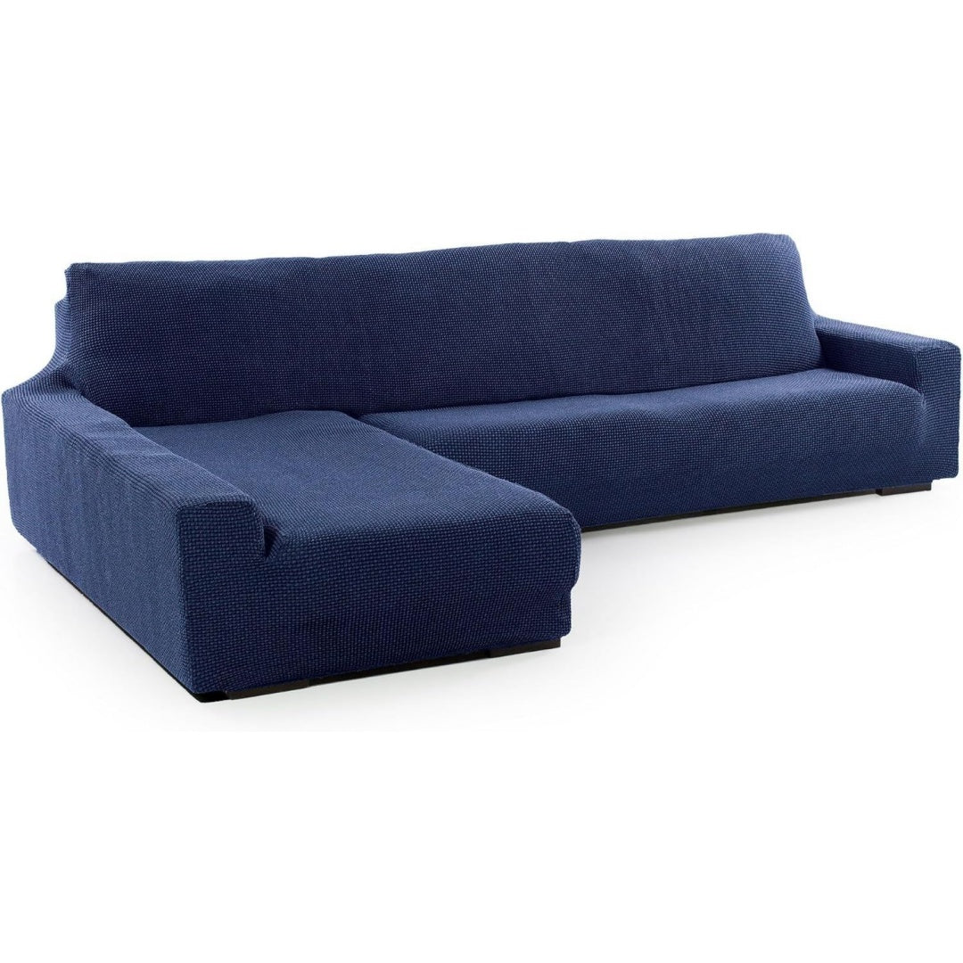 Eine ausziehbare Konstruktion an dem Sofa