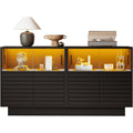 Der Hochschrank vereint Form und LED Beleuchtung